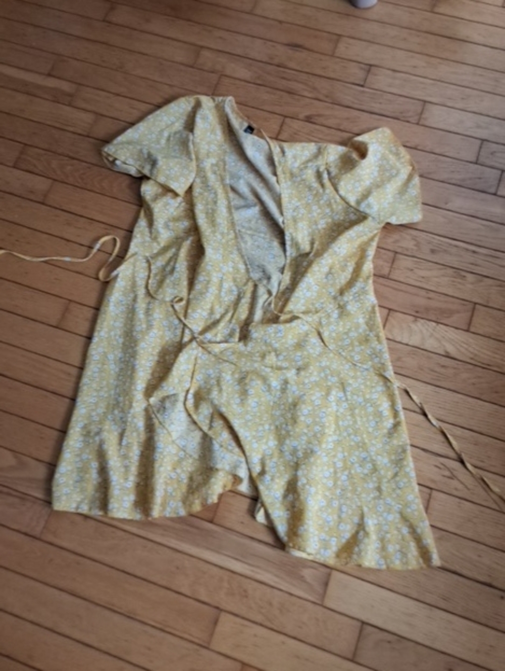 SHEIN Yellow Floral Tie-Waist Dress
